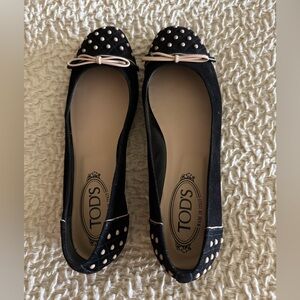 Tod’s suede ballet flats